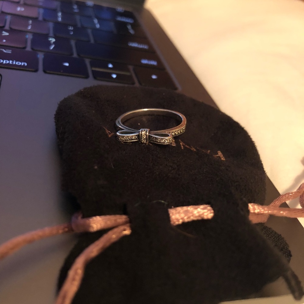 Pandora Silver Sparkling Bow Size 58 or 8 1/2